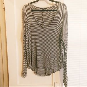 Comfy B/W striped long sleeved top